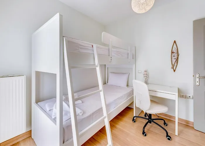 Maria Fabrika Syros Vári